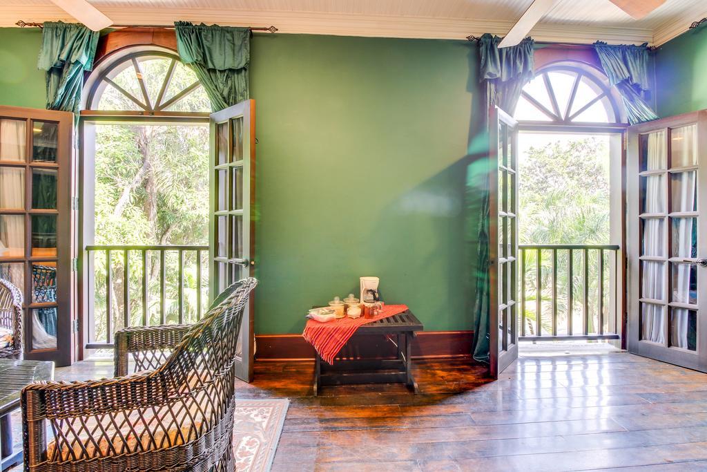Family Suite @ Mahogany Hall San Ignacio Exterior photo